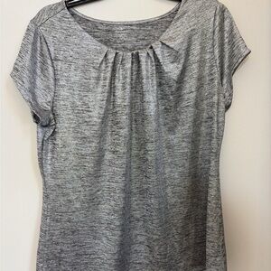 Worthington Gray Short Sleeve Pleated Scoop Neck Top